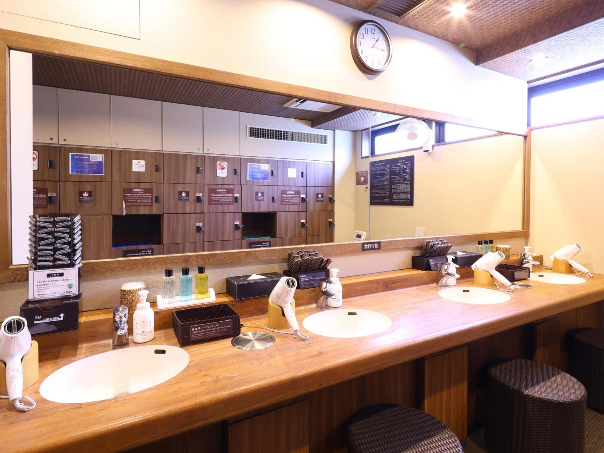 Dormy Hatchobori Hot Spring 3* Tokio